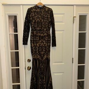 Windsor Black and Gold Long Sleeve Dress